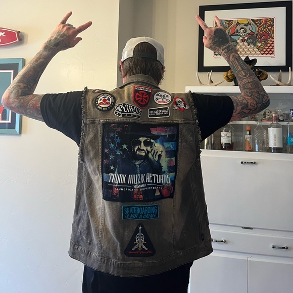 Custom made Upcycled Yelawolf denim vest Vintage Skateboard Patches Size Large - Picture 3 of 8